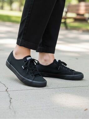 NEW KEDS (8) Kickstart Sneakers Black Classic Casual Orholite Cushion - 8